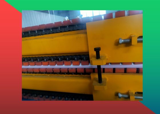 160 کیلوگرم در ساعت PPR سه لایه HDPE لوله اکستروژن خط یک تغذیه